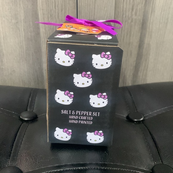 New Blue Sky Clayworks Halloween Hello Kitty Cat & Pumpkin Salt & Pepper Shakers - Picture 4 of 11